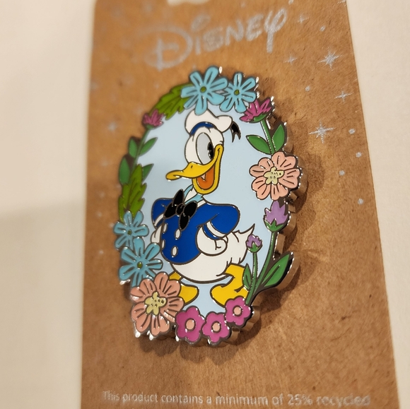 Disney Donald Duck Floral Portrait Pose Spring Flowers Enamel Pin NEW - Picture 6 of 9